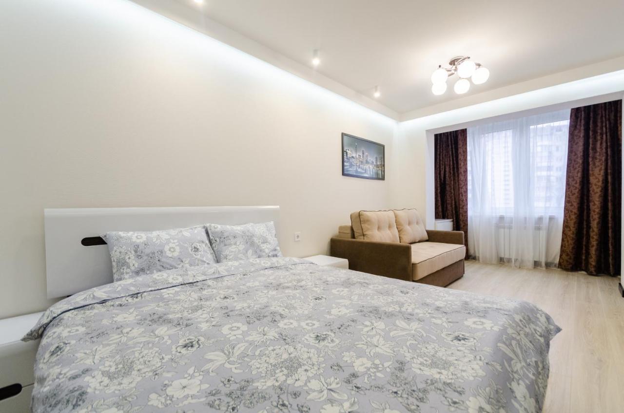 Artal Apartment On Obolonsky Avenue 31 Kiev Luaran gambar